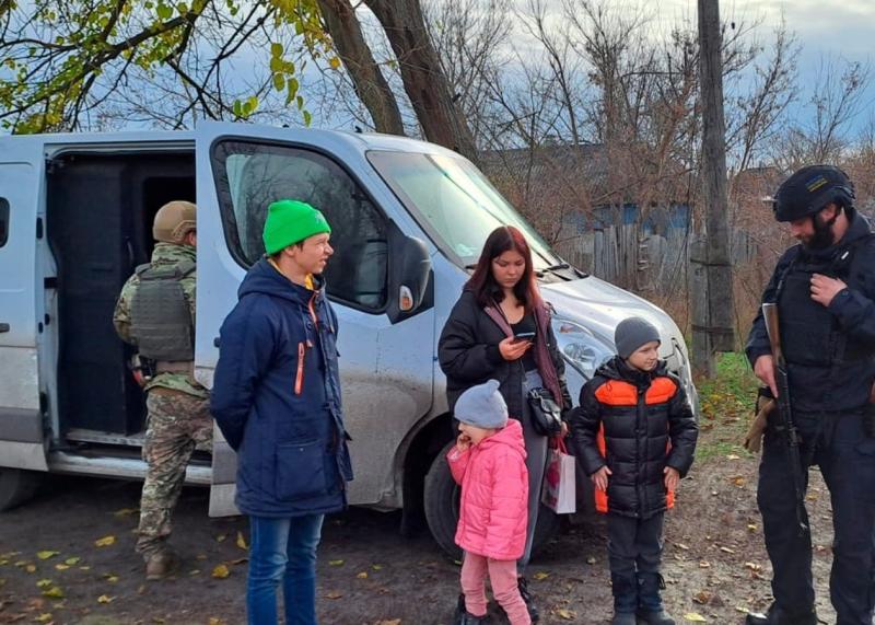 З Мирнограда було евакуйовано майже всіх дітей.